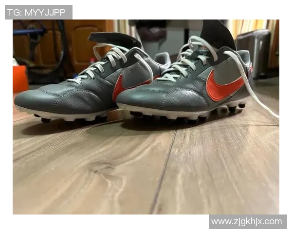 足球明星们的耐克鞋款式与性能分析及其对球场表现的影响